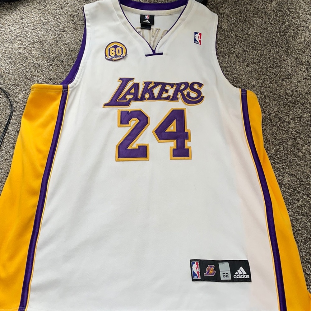 Lakers Kobe Bryant stitched #24 jersey XL/52